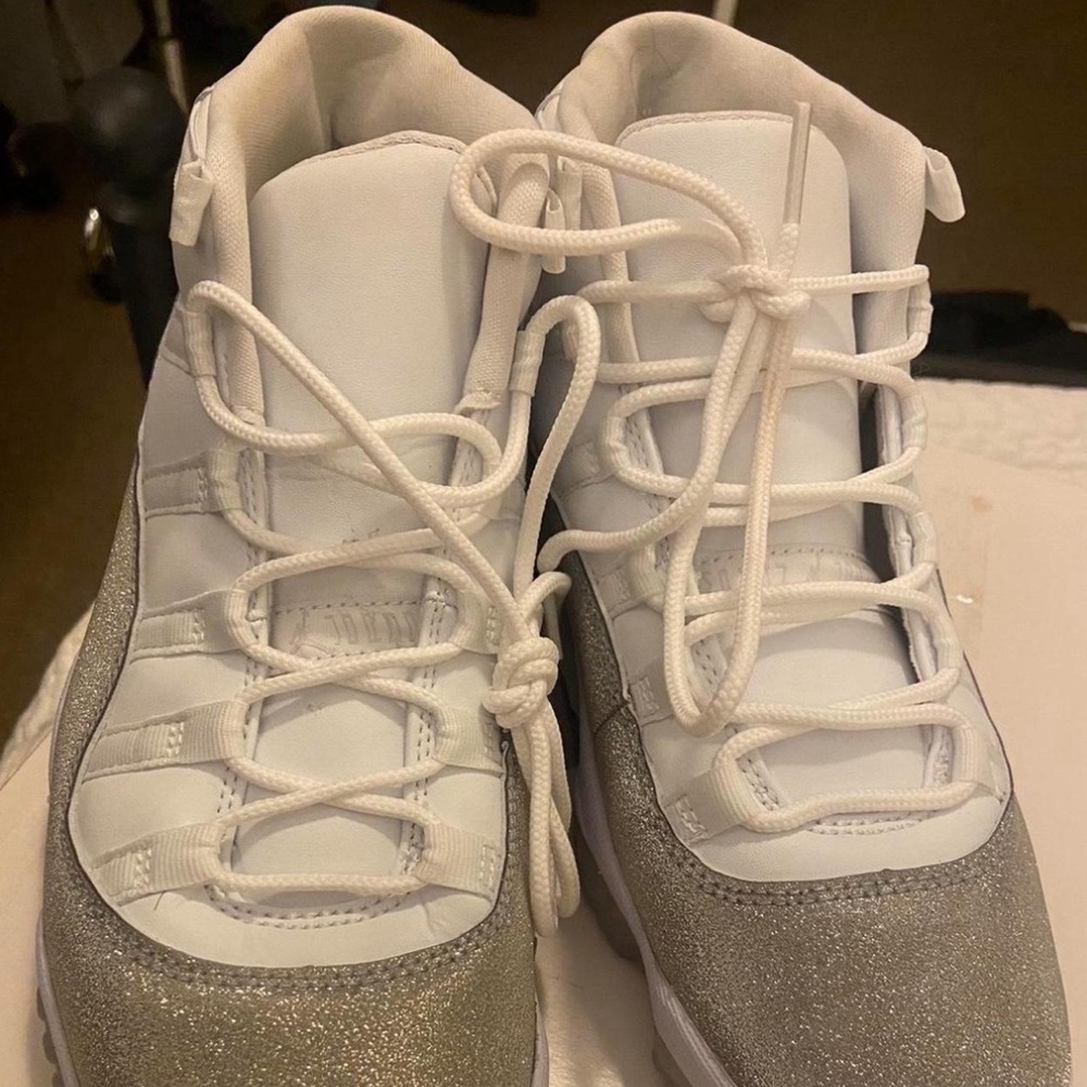 Jordan 11 Retro High "Vast Grey" Metallic Sparkly Silver - Picture 3 of 4